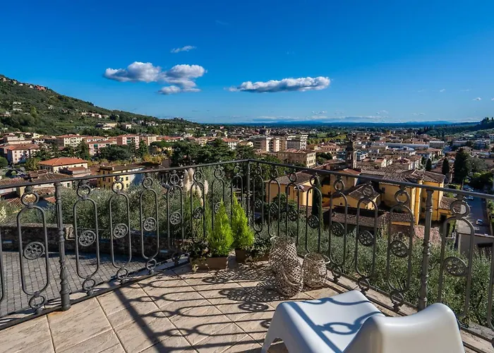 Panoramic Between Lucca And Florence פשיה